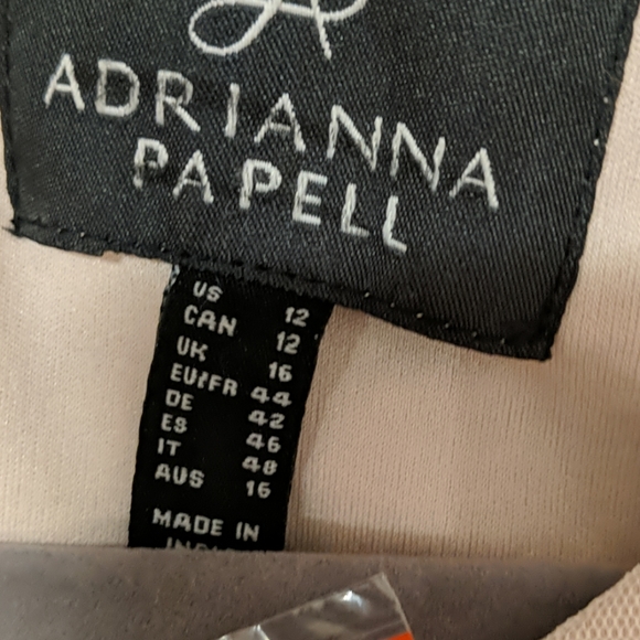 Adrianna Papell Flower Sequin Gown. Beaded dress - Picture 4 of 8